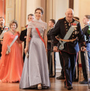 Kong Harald og Dronning Mary går til bords for kveldens gallamiddag. Foto: Heiko Junge, NTB