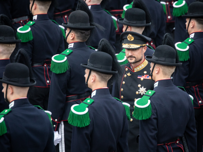 Kronprins Haakon inspiserer Hans Majestet Kongens Garde på Huseby leir. Foto: Jenni Elvine Sandvik Brekke / Forsvaret