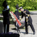 Kong Frederik av Danmark legger krans ved ved Nasjonalmonumentet på Akershus festing. Foto: Lise Åserud / NTB 